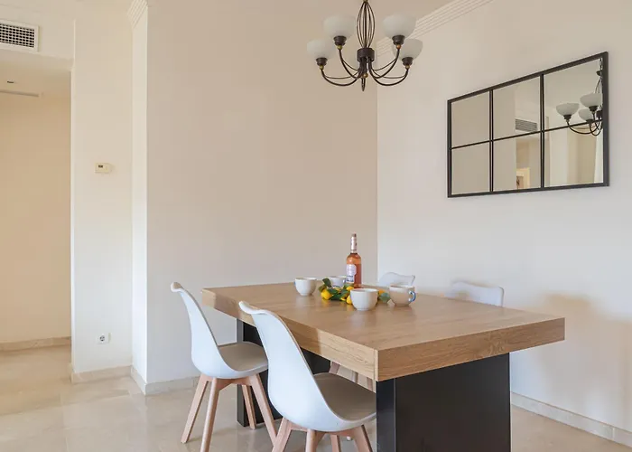 Sunbeach - Puerto Banus * ماربيا